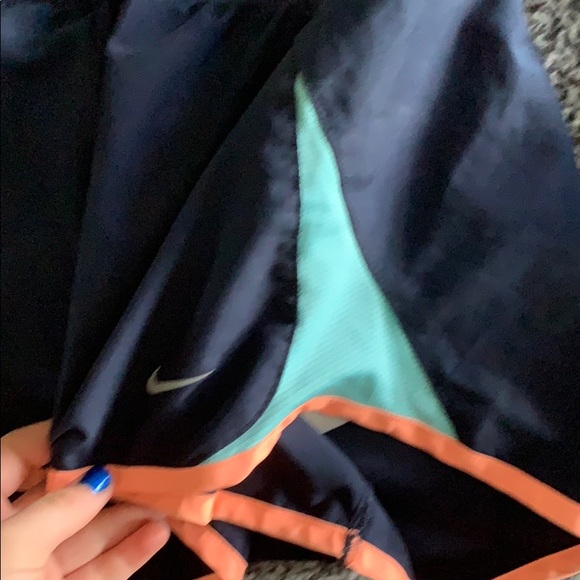 Nike shirts - Picture 2 of 3